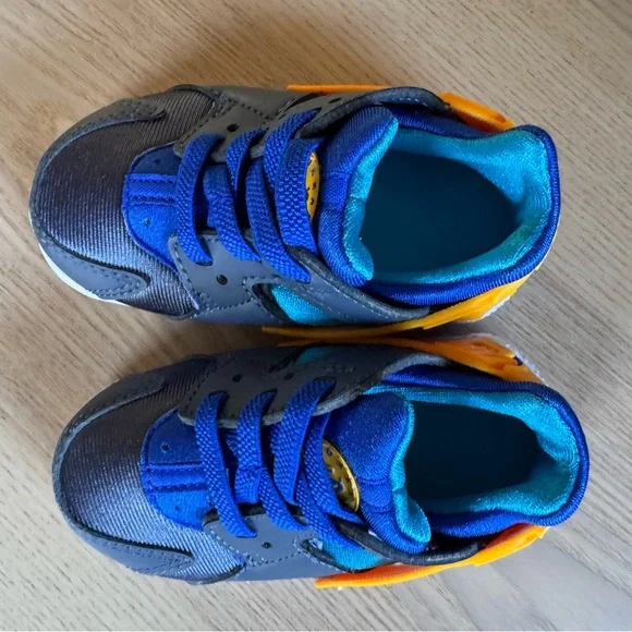 Nike Huarache Toddler Sneaker | Size 6C - Picture 2 of 7